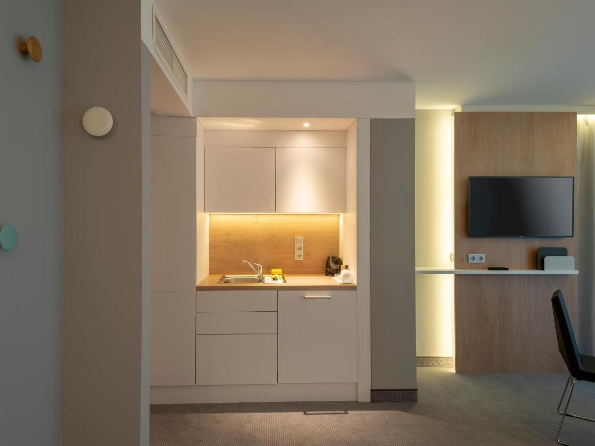 Express - By Ihg